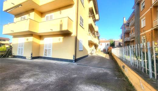 CENTRALISSIMO PIANO TRRA CON 3 CAMERE DA LETTO