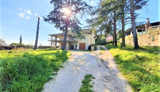 PORZIONE DI VILLA IN ZONA ALTA E PANORAMICA